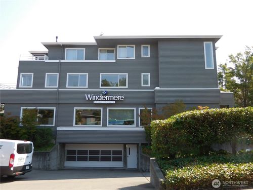 201-214 W Mcgraw St, Seattle, WA, 98119-2600 | Card Image