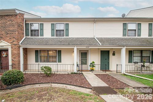 8839 Hunter Ridge Dr, Charlotte, NC, 28226-4686 | Card Image