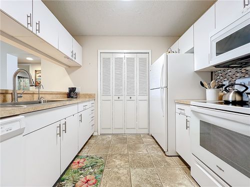 203-46 Plantation Dr, Vero Beach, FL, 32966-8204 | Card Image