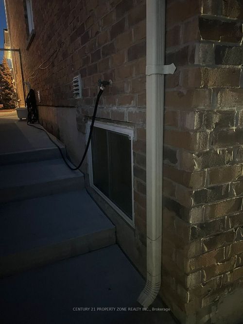 1568 Gainer Cres, Milton, ON, L9T8Y3 | Card Image