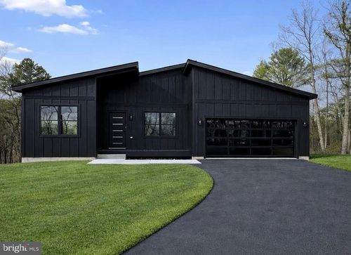 251 Sachem Hl, HEDGESVILLE, WV, 25427-1545 | Card Image