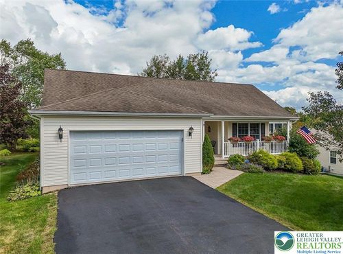 317 Golden Oaks Dr, White Haven, PA, 18661-4102 | Card Image