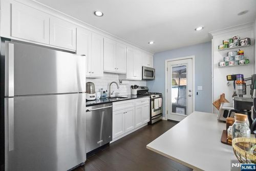 340 Marsan Dr, Carlstadt, NJ, 07072-1743 | Card Image