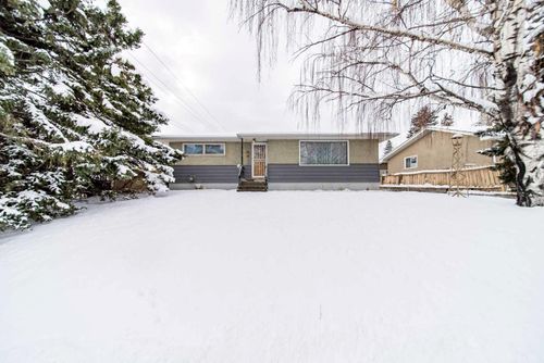1109 40 Ave Nw, Calgary, AB, T2K0G3 | Card Image