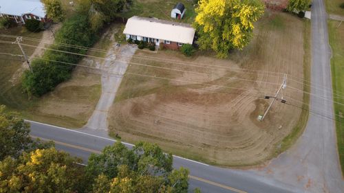 2402 Skyview Dr, Centerville, TN, 37033-9516 | Card Image