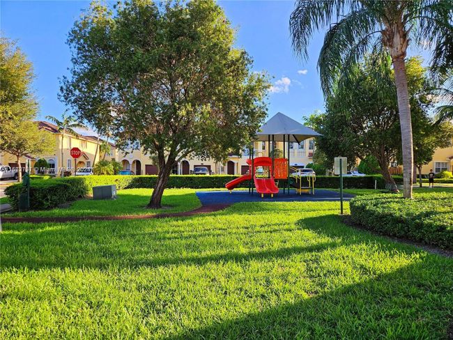 953 Sw 149 Th Ct, Townhouse with 4 bedrooms, 3 bathrooms and null parking in Miami FL | Image 33