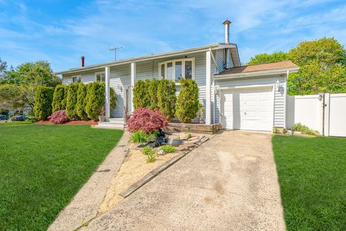 47 Briarwood Rd, Wyandanch, NY, 11798-1003 | Card Image