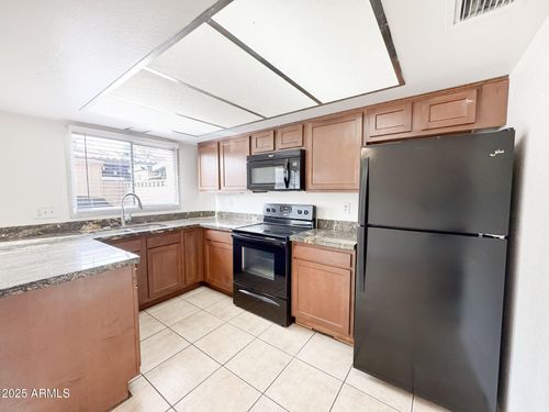 6729 N 44th Ave, Glendale, AZ, 85301-3603 | Card Image