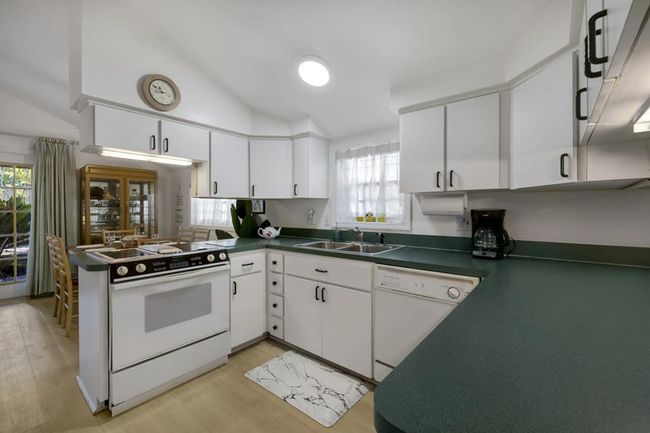 758 5 Th St, House other with 2 bedrooms, 2 bathrooms and 1 parking in CEDAR KEY FL | Image 12