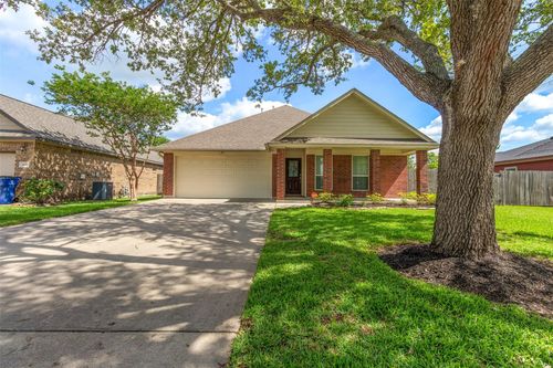 1105 Isabella Blvd, Angleton, TX, 77515-2779 | Card Image