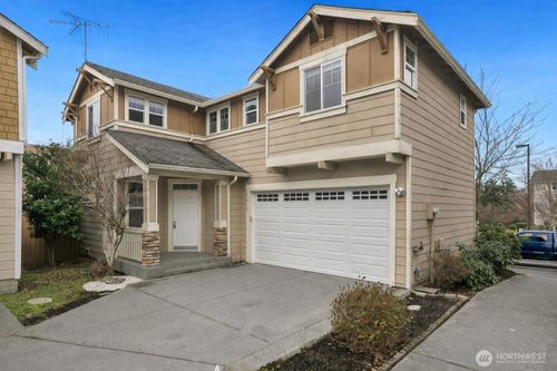 18813 143rd Ct Ne, Woodinville, WA, 98072-4322 | Card Image