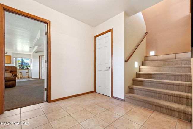 To Lower Level | Image 21