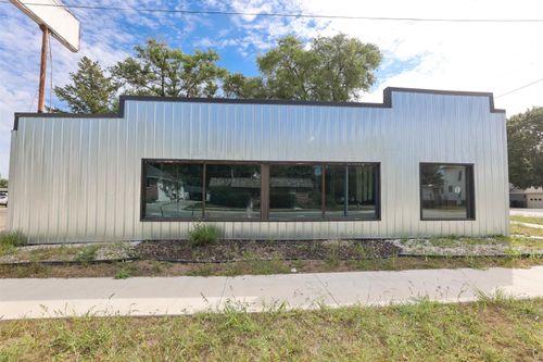 1934 Main St, Cedar Falls, IA, 50613-4214 | Card Image