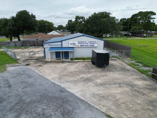 3050 E Parkway St, Groves, TX, 77619-6600 | Card Image