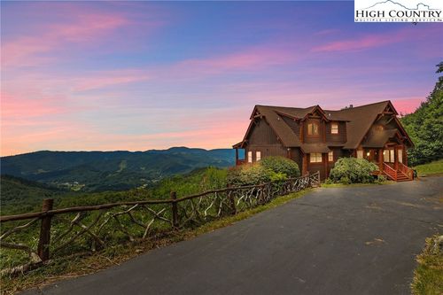 635 Acorn Nvno, Zionville, NC, 28698-9599 | Card Image