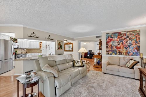 apt-200-5650 Camino Del Sol, Boca Raton, FL, 33433-6532 | Card Image