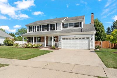 316 Yorkshire Drive, House other with 4 bedrooms, 2 bathrooms and 4 parking in Mundelein IL | Image 1