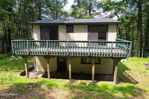 219 Woodpecker Ct, Bushkill, PA, 18324-6966 | Card Image