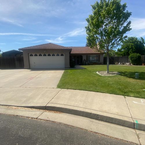 1095 Skyway Ct, Turlock, CA, 95380-3087 | Card Image