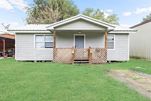 205 E Pine, Winnie, TX, 77665-8386 | Card Image