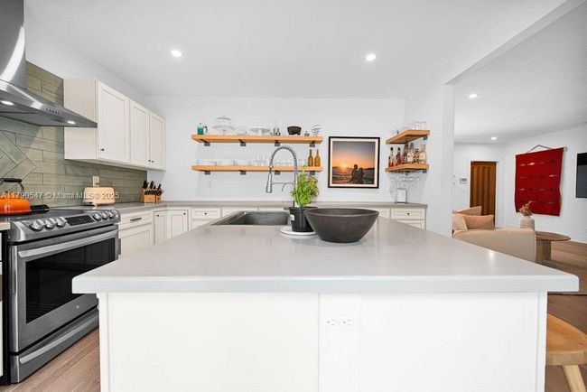 1010 Ne 83 Rd St, House other with 3 bedrooms, 3 bathrooms and null parking in Miami FL | Image 11