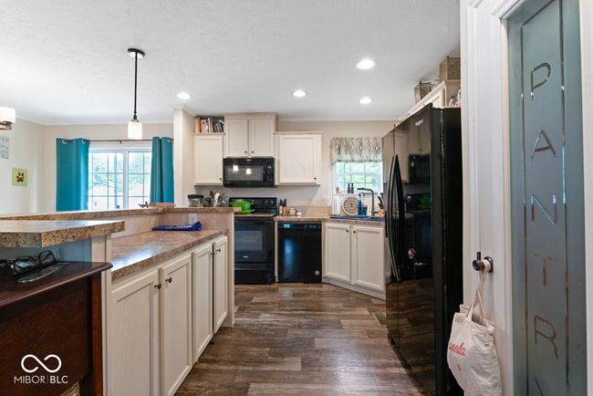 1040 Iowa St, House other with 3 bedrooms, 2 bathrooms and null parking in Columbus IN | Image 6