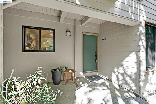 640 640 Via Casitas, Greenbrae, CA, 94904 | Card Image