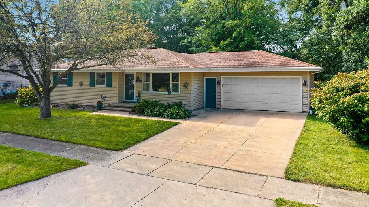 10th St, Kaukauna, WI 54130