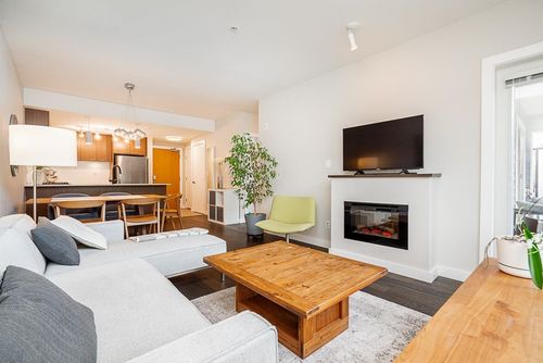 208-1330 Marine Dr, North Vancouver, BC, V7P1T4 | Card Image