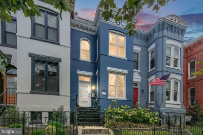 647 F Street Ne, Townhouse with 3 bedrooms, 3 bathrooms and null parking in WASHINGTON DC | Image 2