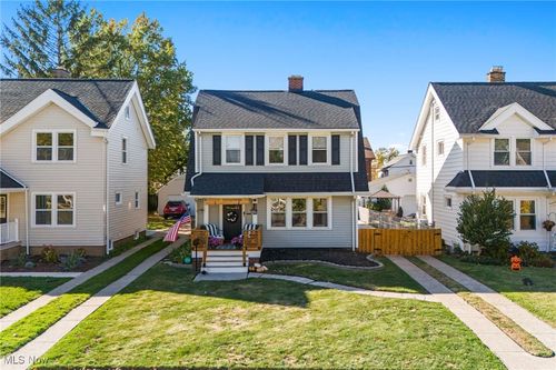 2078 Baxterly Ave, Lakewood, OH, 44107-6028 | Card Image