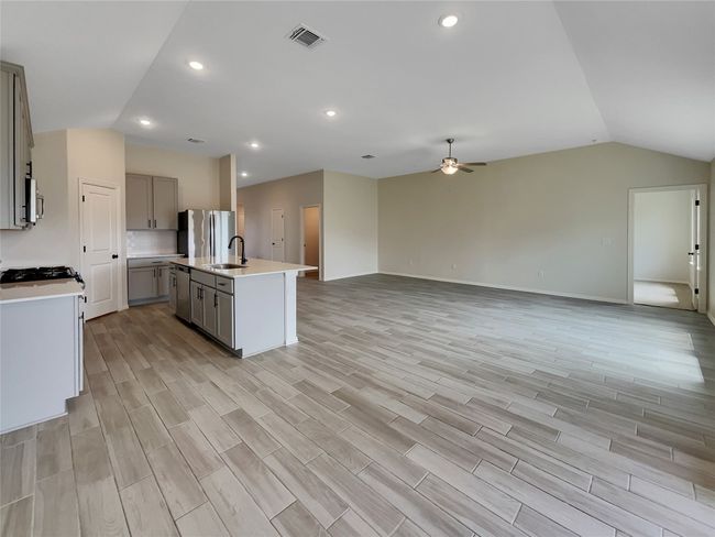137 Periwinkle Ln, House other with 4 bedrooms, 3 bathrooms and 2 parking in Bastrop TX | Image 12