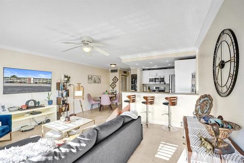 a203-5201 Ne 24th Ter, Fort Lauderdale, FL, 33308-3953 | Card Image