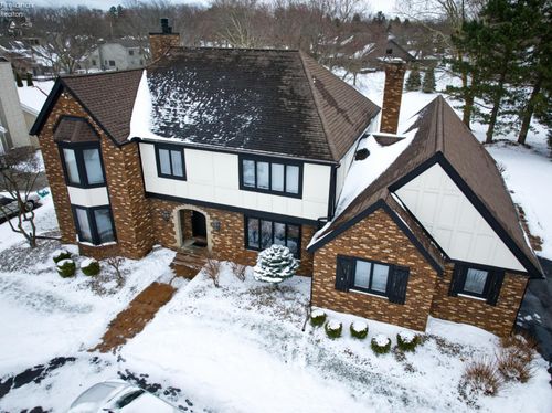 3802 Deerpath Dr, Sandusky, OH, 44870-6073 | Card Image