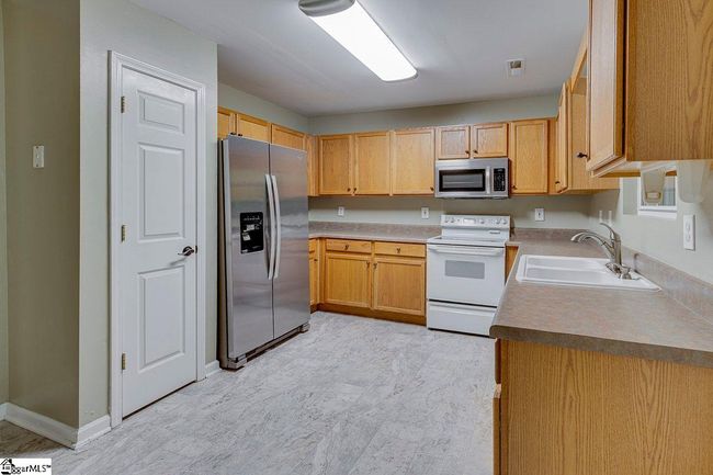 27 Enoree View Dr, Townhouse with 3 bedrooms, 3 bathrooms and null parking in Greer SC | Image 10