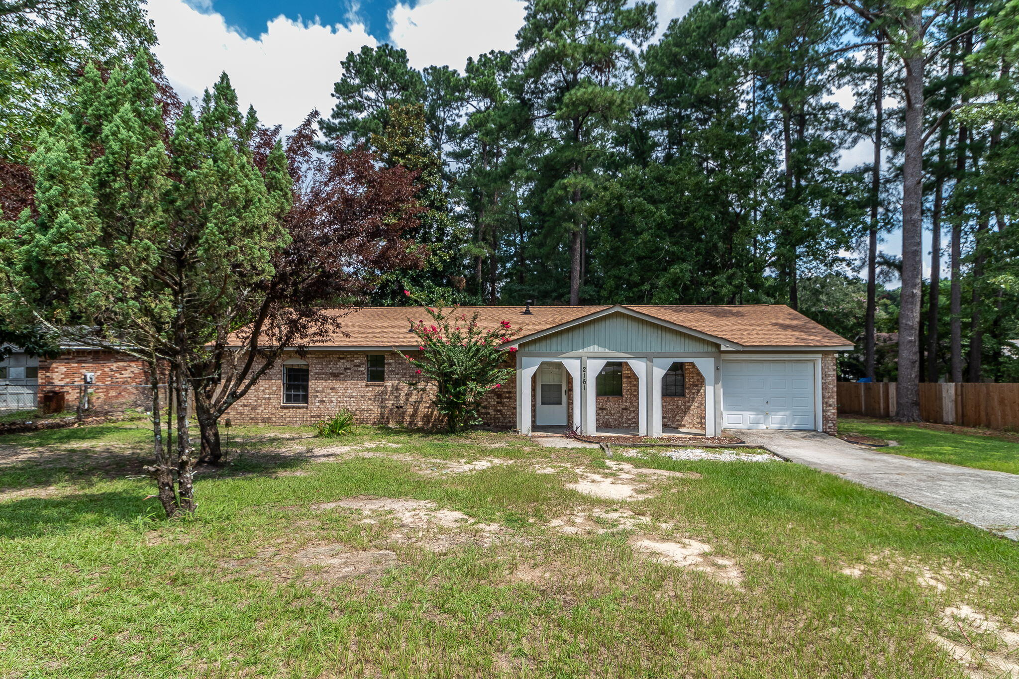 2161 Pepperidge Drive, For Sale in Augusta Zoocasa