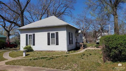 834 W 8th St, Junction City, KS, 66441-4692 | Card Image