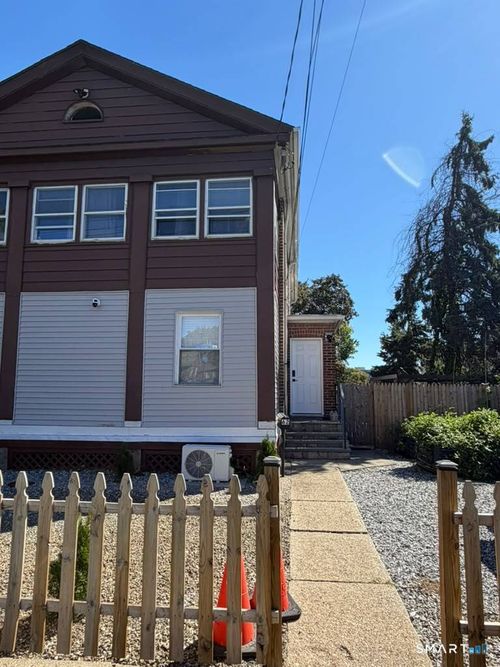 1st-fl-62 Colony St, Bridgeport, CT, 06610-2115 | Card Image
