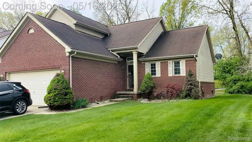 6196 Crystal Lake Dr, Romulus, MI, 48174-6397 | Card Image