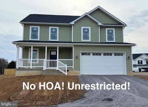 11 Lancia Ct, BUNKER HILL, WV, 25413-2722 | Card Image