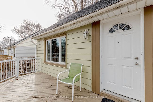 22 Rogers Rd, House other with 4 bedrooms, 2 bathrooms and 4 parking in Brampton ON | Image 5