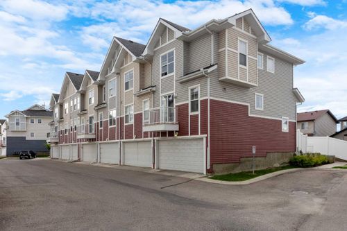 3022 New Brighton Gardens Se, Calgary, AB, T2Z0A5 | Card Image