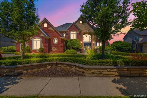 48554 Stoneridge Dr, Northville, MI, 48168-8675 | Card Image