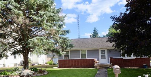 104 E 1st St, Fowler, IN, 47944-1176 | Card Image