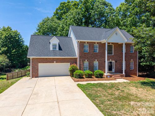 1535 20th Avenue Pl Ne, Hickory, NC, 28601-1698 | Card Image
