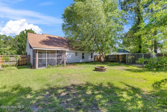 719 Oak Branches Close, House other with 3 bedrooms, 2 bathrooms and 1 parking in Belville NC | Image 32