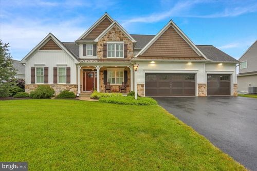 641 Skyler Dr, Mount Joy, PA, 17552-5003 | Card Image