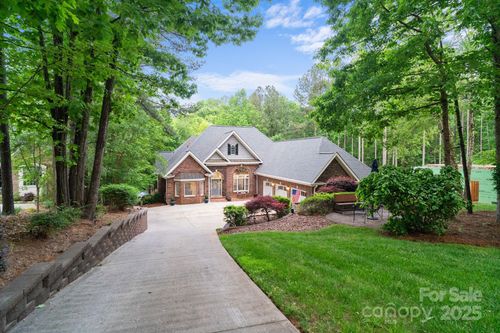 2200 Capes Cove Dr, Sherrills Ford, NC, 28673-9122 | Card Image