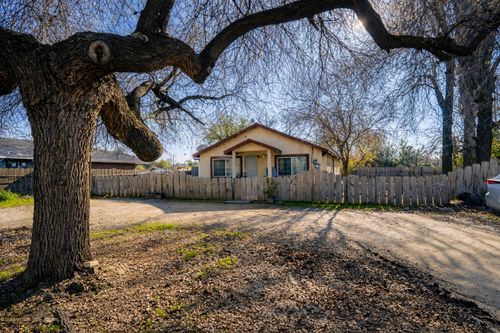 1360 E Fir St, Lindsay, CA, 93247-9817 | Card Image