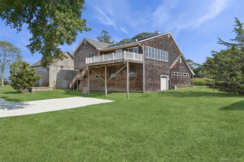 b-335 Herricks Lane, Riverhead, NY, 11947 | Card Image